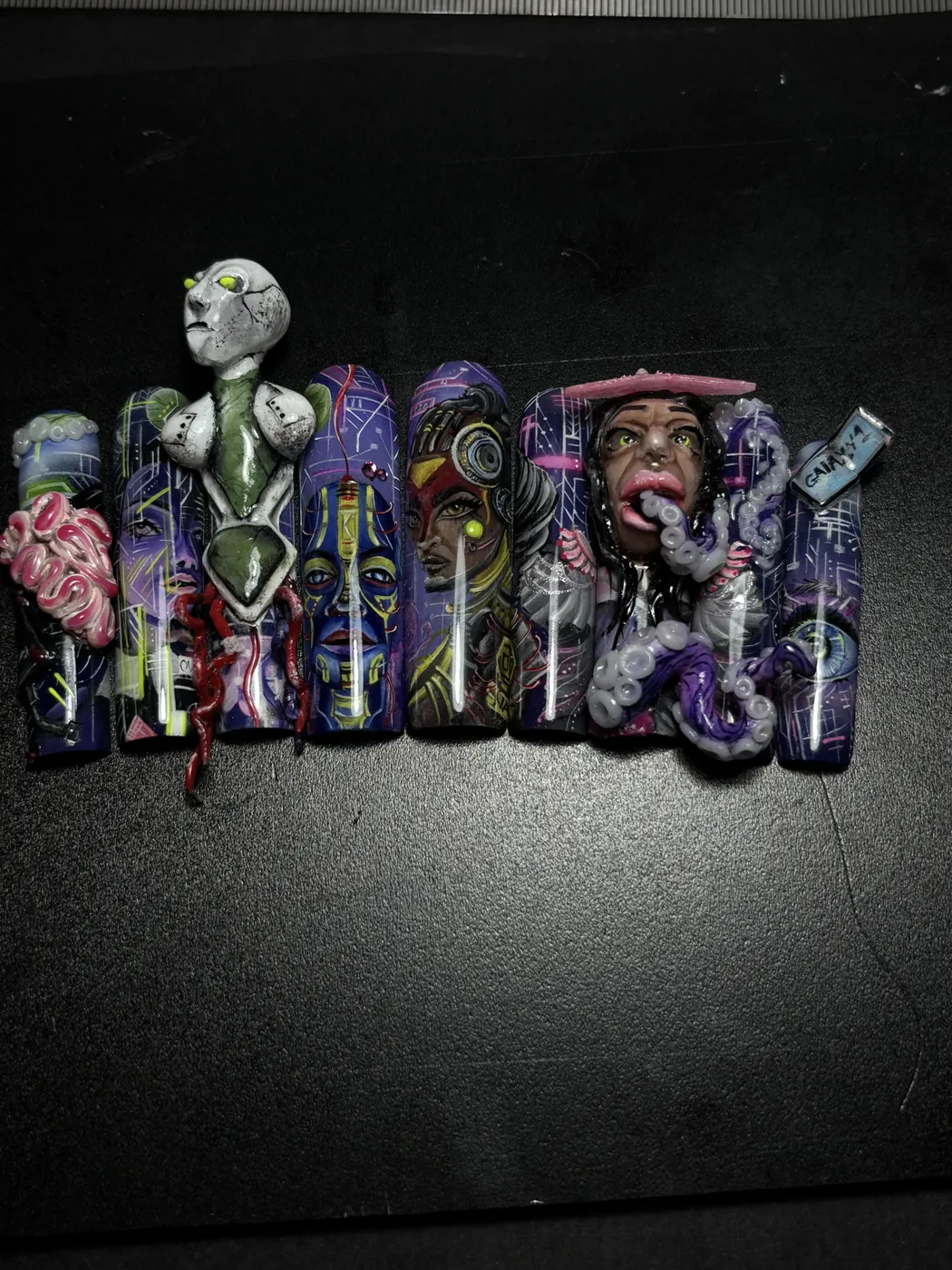 Presentation of a Mix Media Nail Art entry